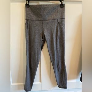 Athleta grey salutation stash pocket II 7/8 tight size s